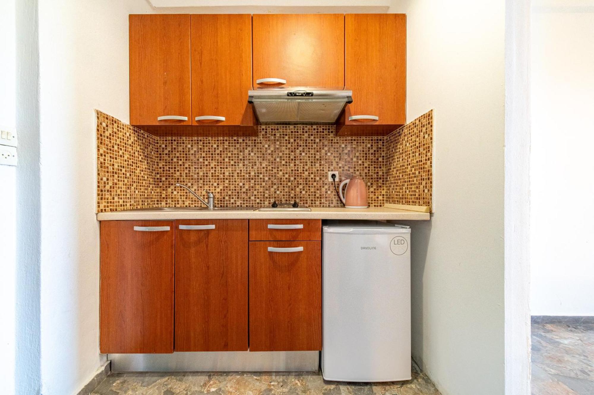 Arianna Studio Ground Floor 3 ปาเลโอกัสไตรซา ภายนอก รูปภาพ
